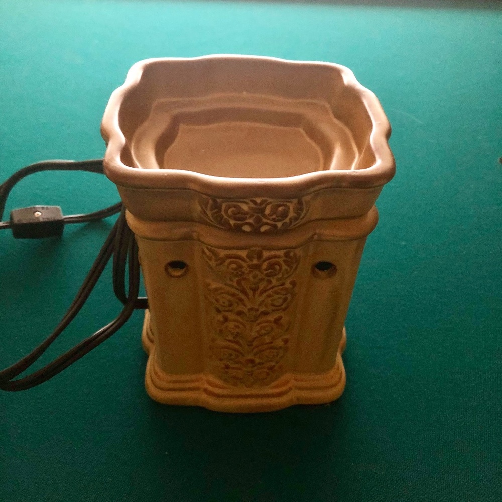 Scentsy Trellis Warmer EUC